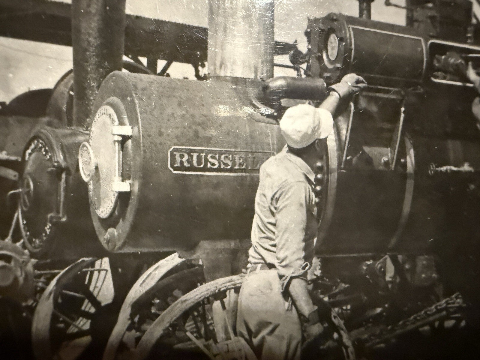 RPPC Real Photo Russell Steam Engine MT PLEASANT IOWA RPPC OLD TRACTOR 133-E