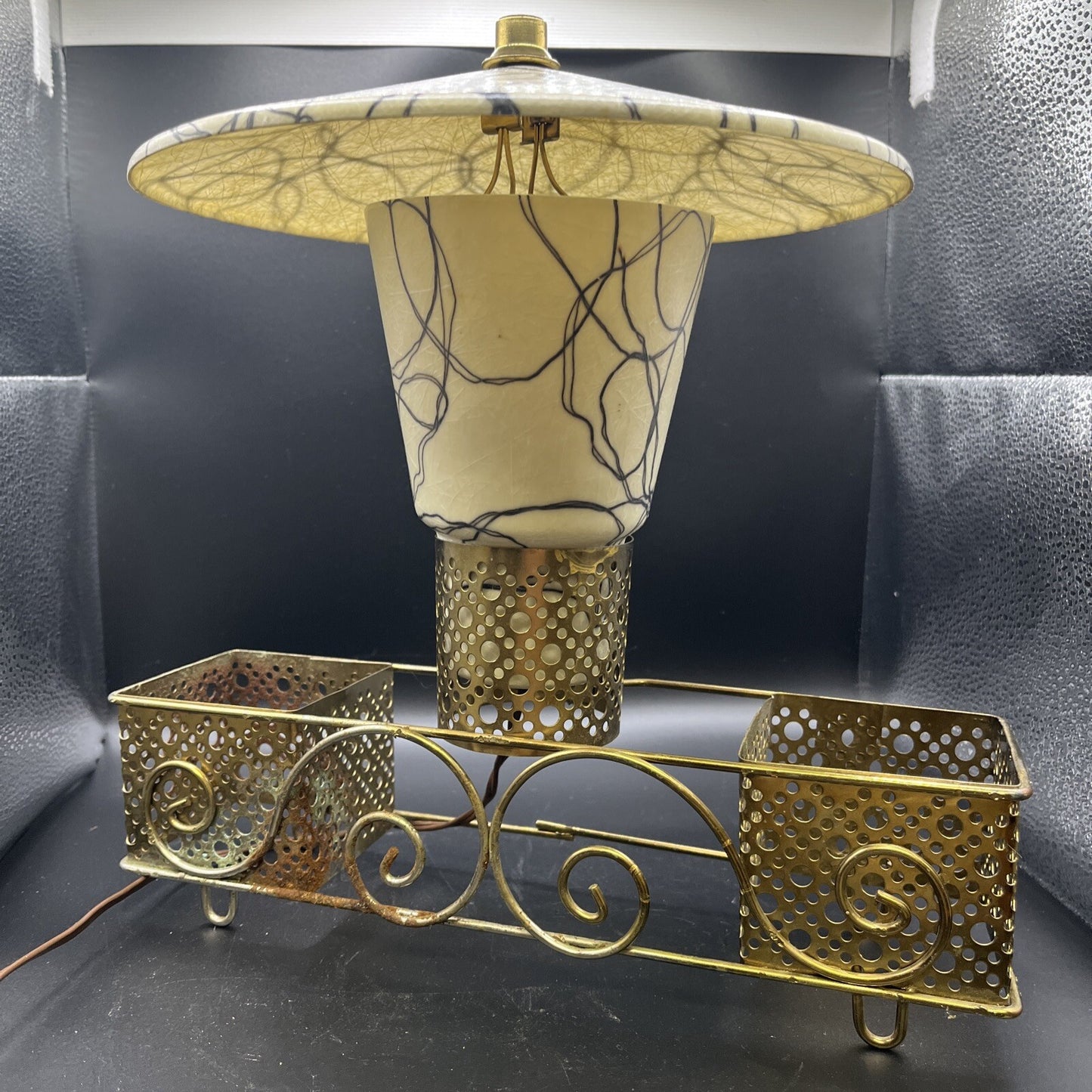 ￼￼VTG Weinberg Era Atomic Saucer Spaghetti Fiberglass Metal mesh Mcm Lamp Light