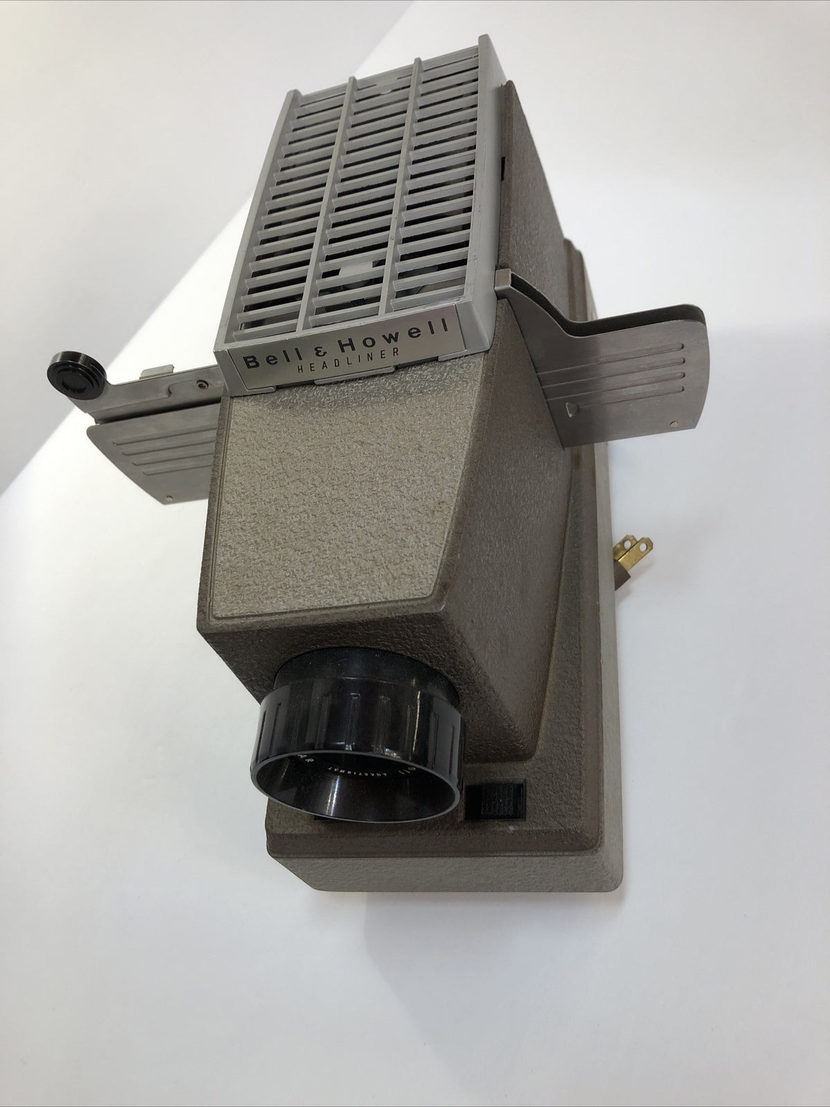 Vintage Bell & Howell Headliner model 707 slide projector 
