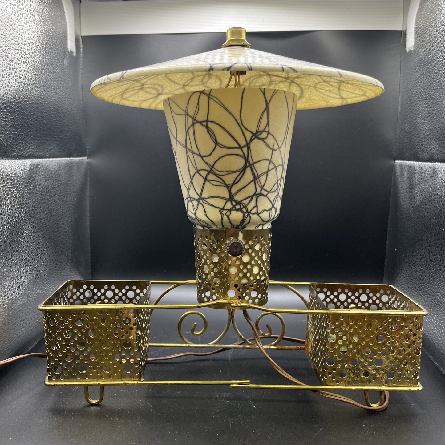 ￼￼VTG Weinberg Era Atomic Saucer Spaghetti Fiberglass Metal mesh Mcm Lamp Light