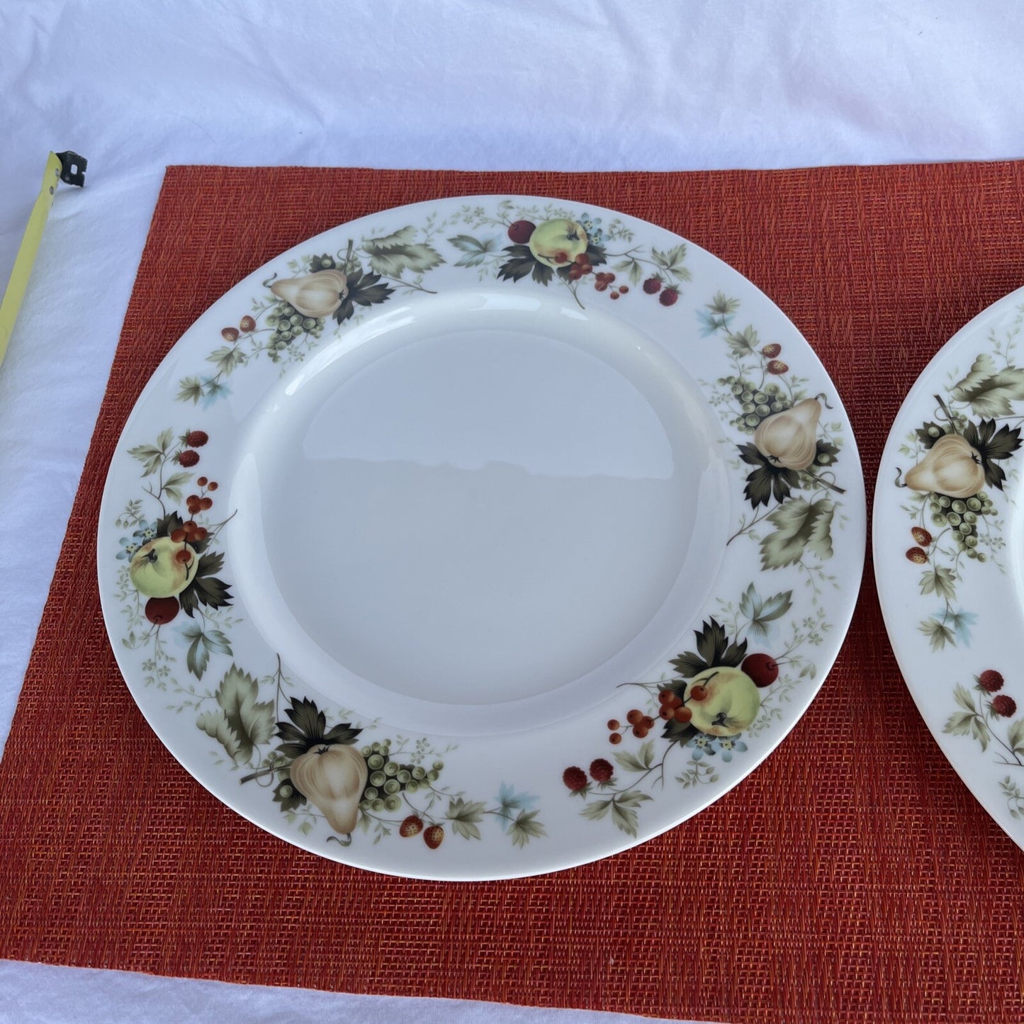 Royal Doulton Miramont TC1022 Fine China SET 2 DINNER PLATES - 10.75