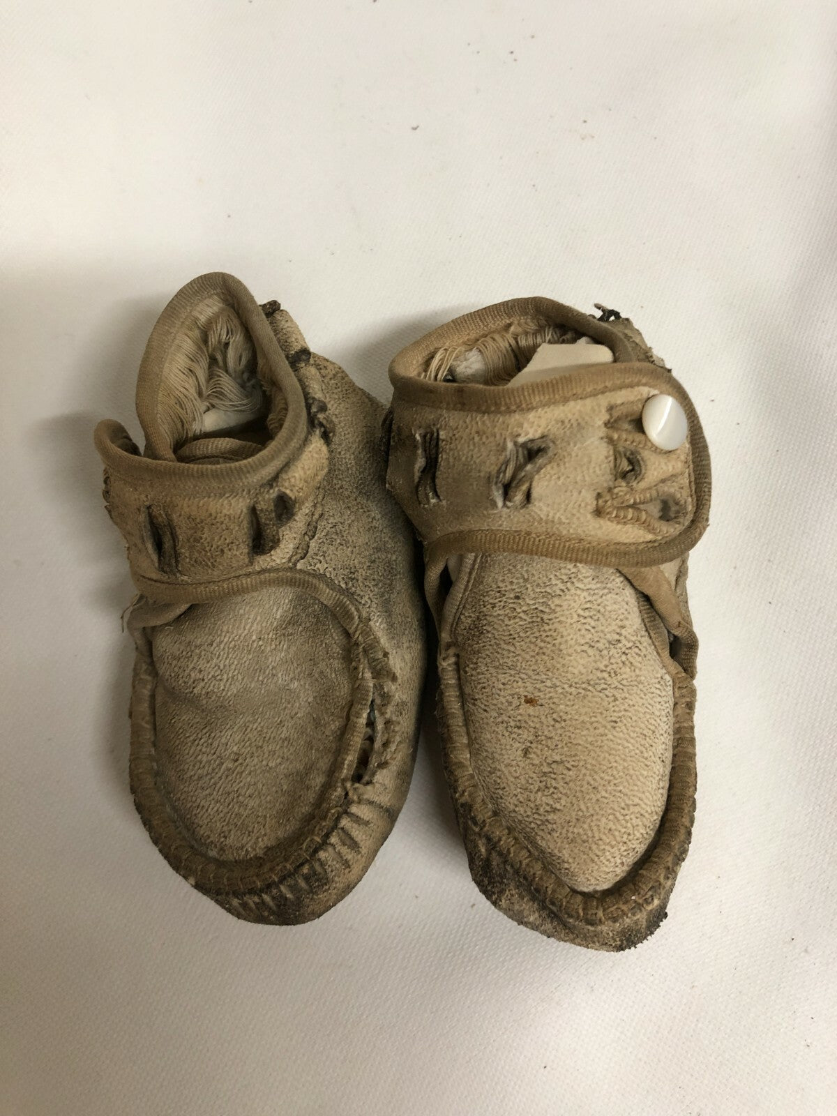 Antique Vintage Childs Childrens White Moccasins shoes