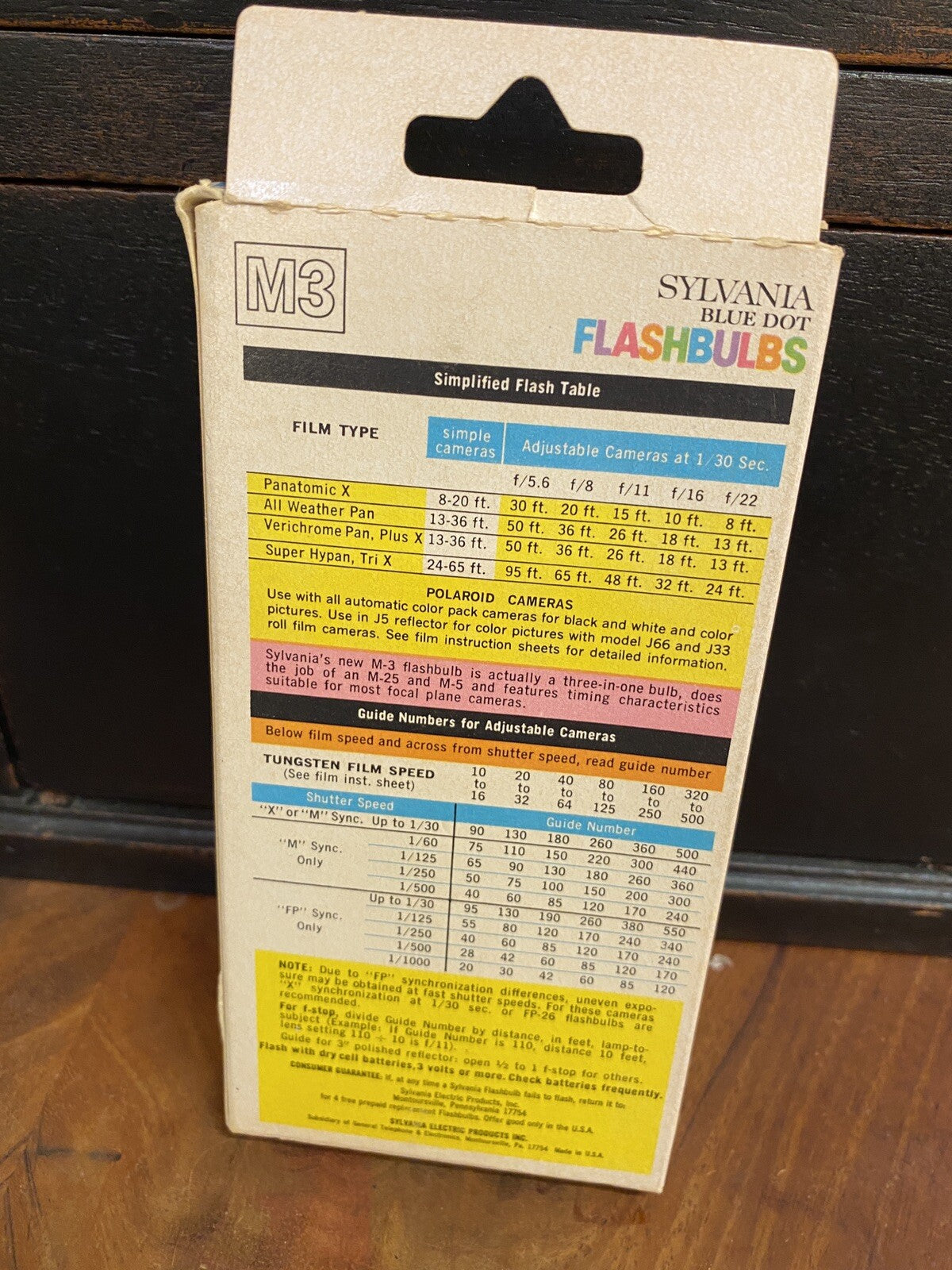   SYLVANIA M3B Blue Dot Flashbulbs  10 UNUSED Flashbulbs  Black Americana