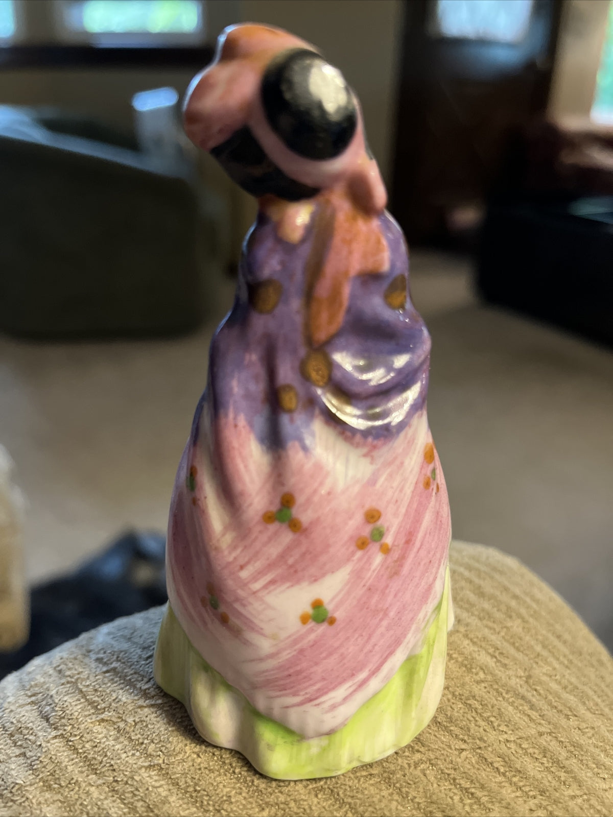 Vintage Occupied Japan Lady With A Purple Shaw  Figurine - Japan