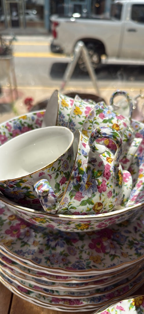 Chintz China set (8)+