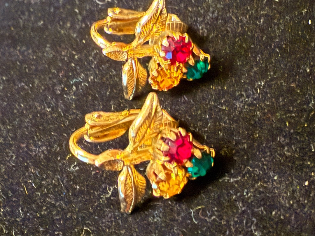 Avon Christmas FlowerClip Earrings