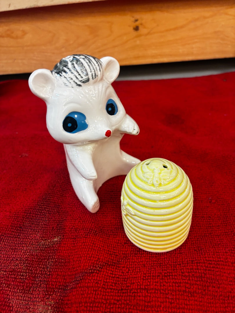 Bear and honey pot
