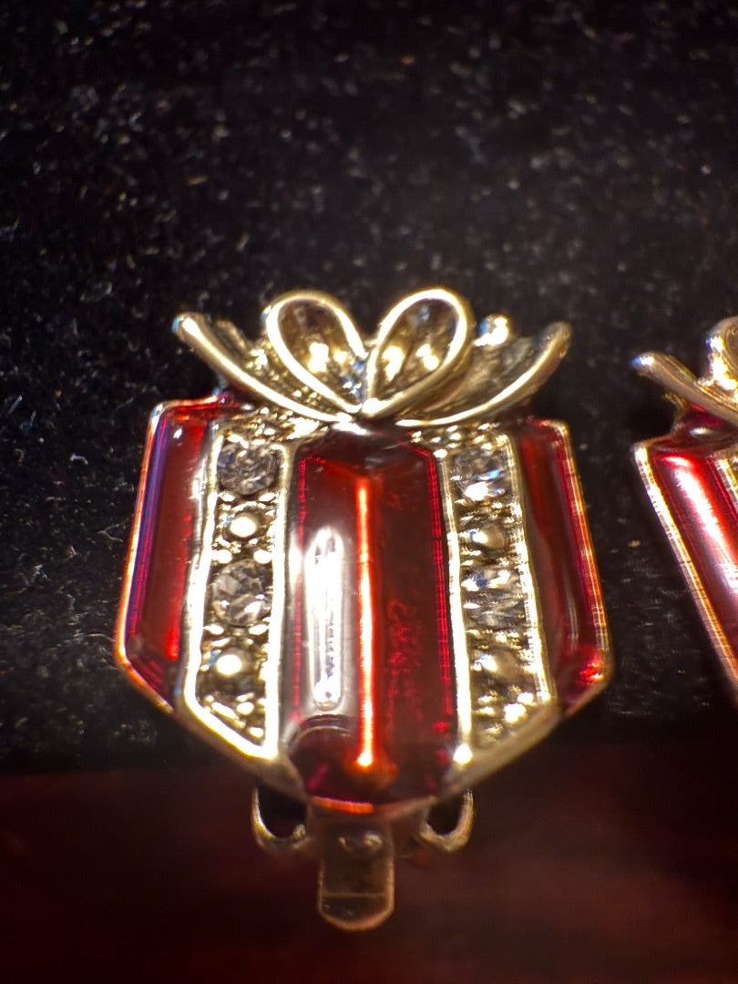 Christmas Presents Avon  Clip Earrings