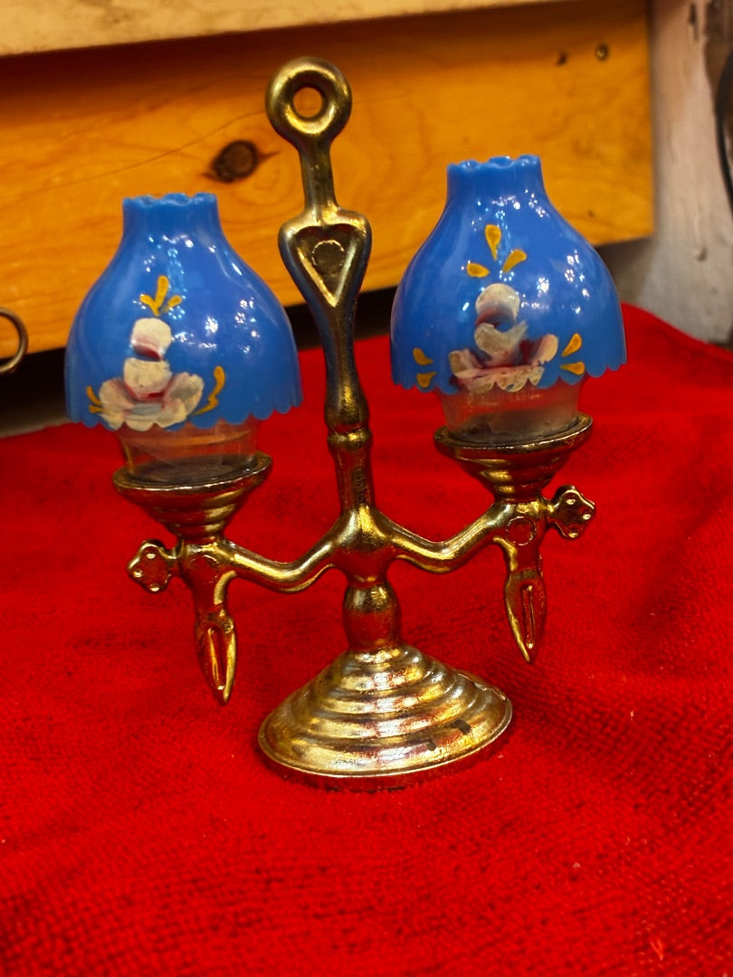 Oil lamps shakers