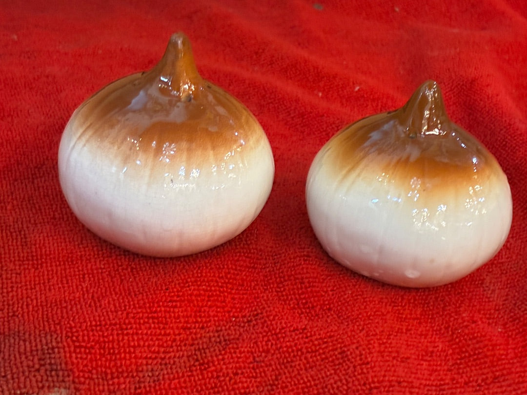 Onion shakers