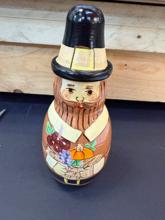 3 pc Thanksgiving Pilgrim Nesting dolls