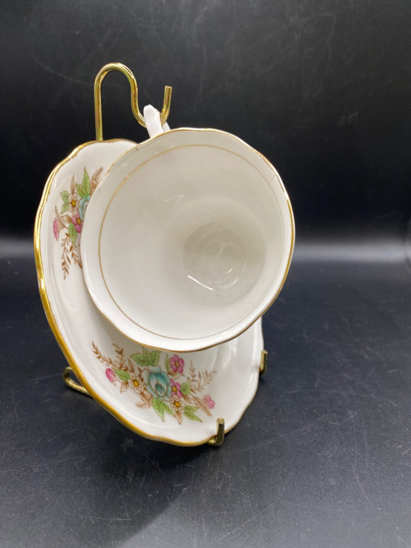 Tea cup & saucer
