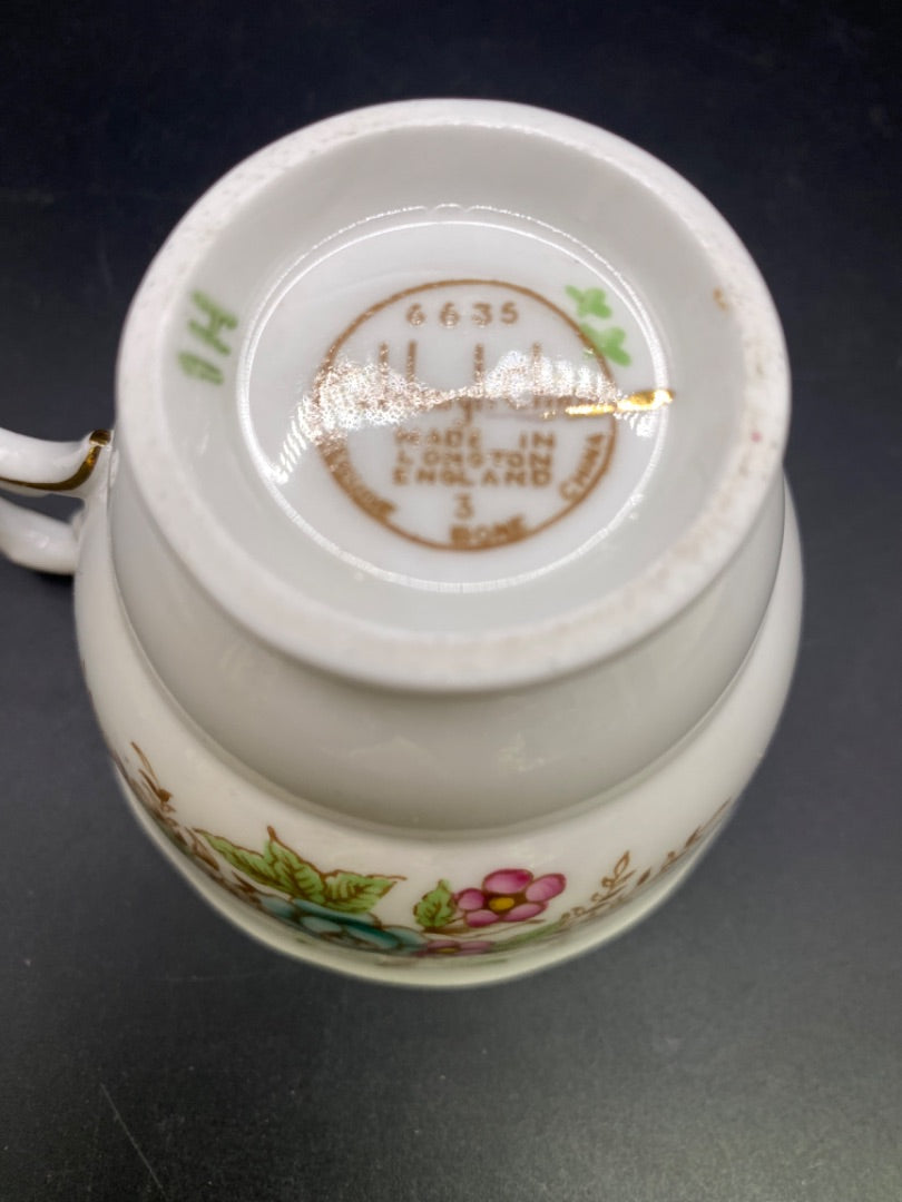 Tea cup & saucer