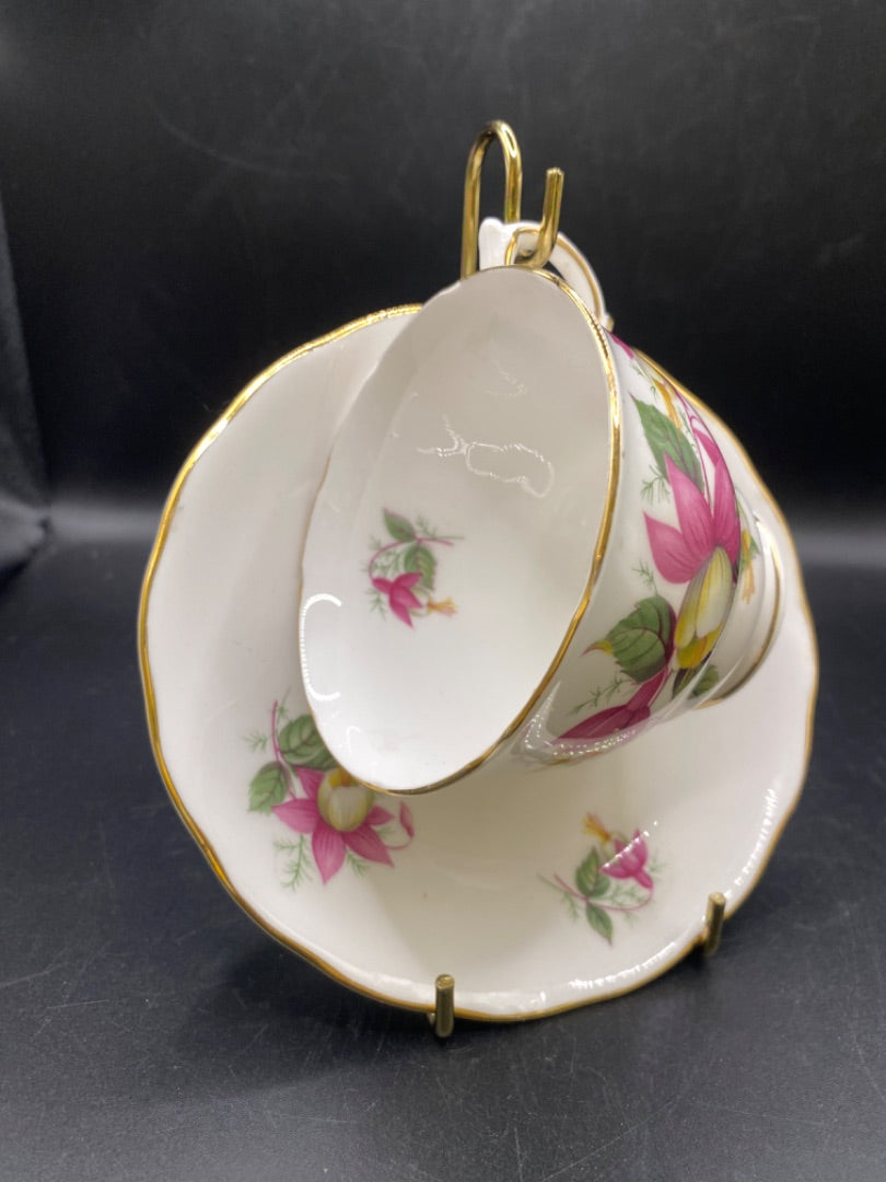 Teacup & Saucer
