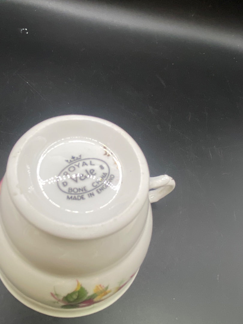 Teacup & Saucer