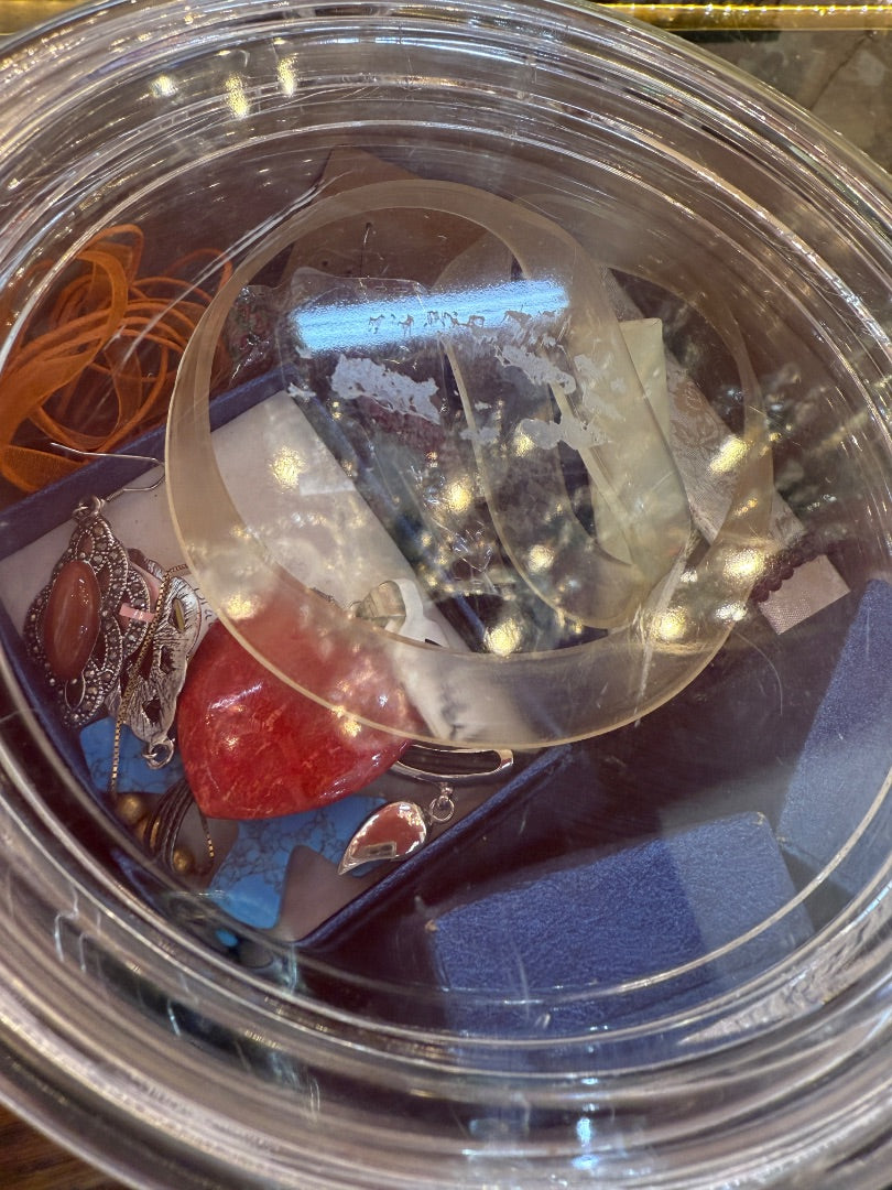 Can of new Jewelry