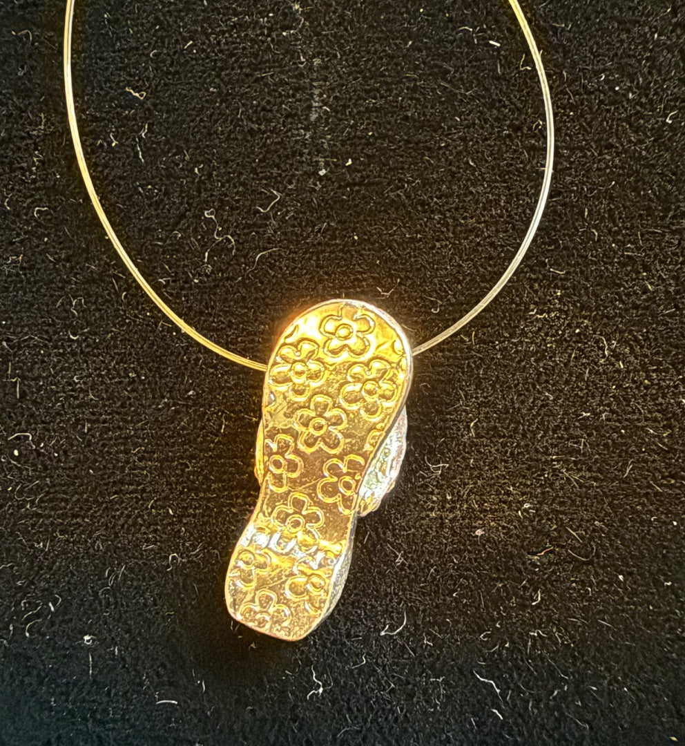 Simple Sandle Necklace