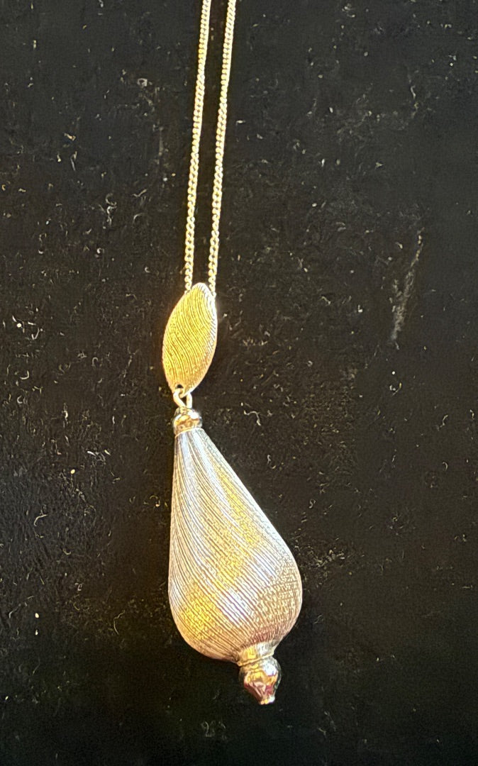 Sarah Coventry Silver Toned Pendant