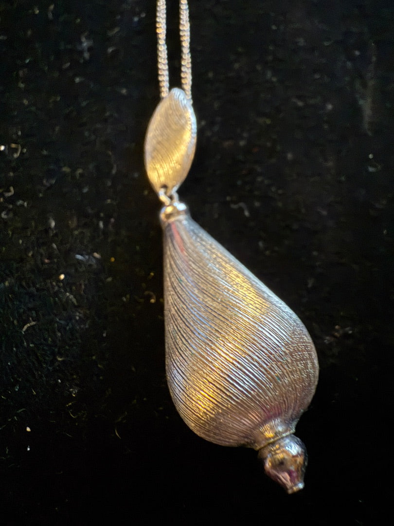 Sarah Coventry Silver Toned Pendant