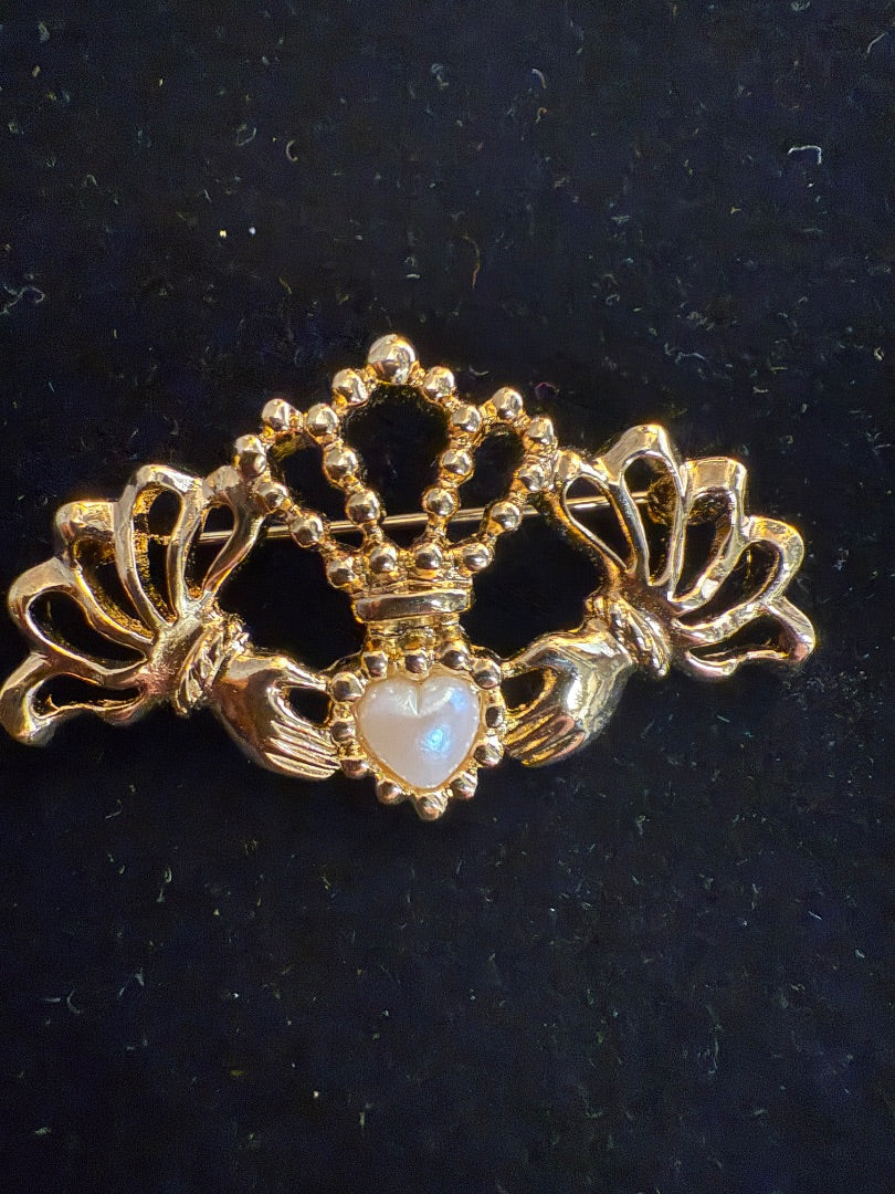 IRISH CLADDAGH  Brooch / Pin