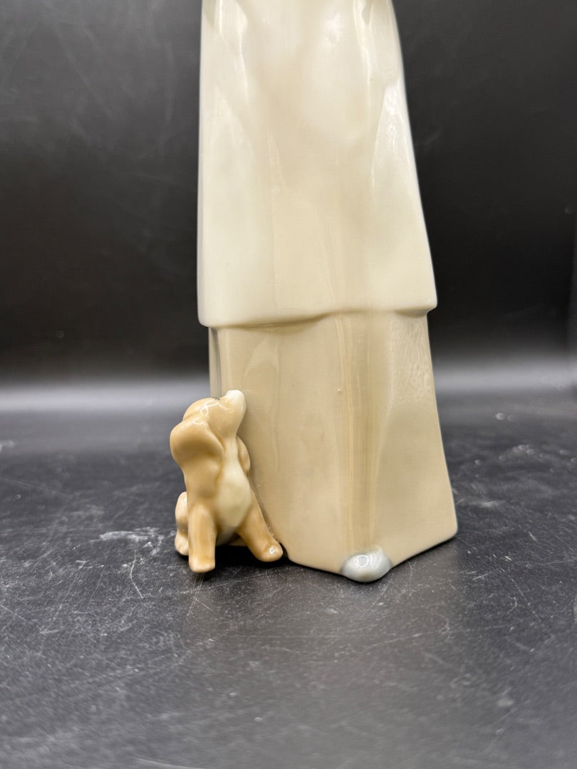 Lladro Spain Sheepheardress