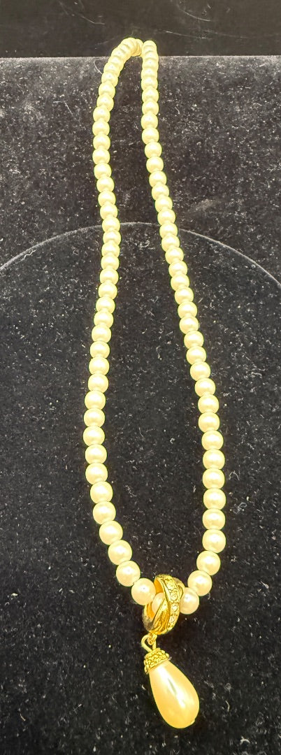 1992 Convertible Classic Pearl Necklace