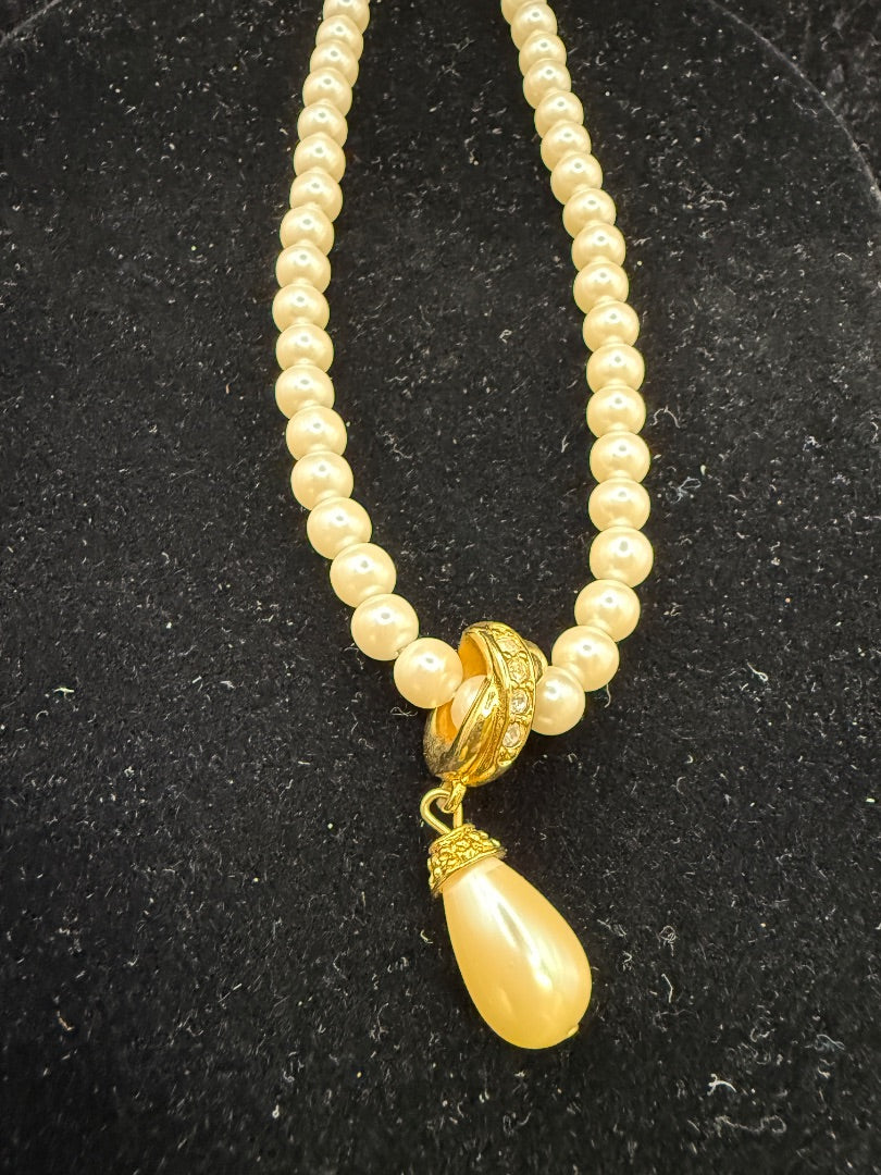 1992 Convertible Classic Pearl Necklace