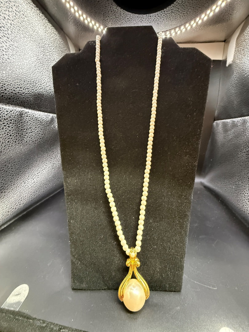 36" Vintage Avon Pearl Necklace Pendant