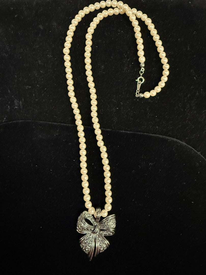 Vtg Avon Ribbon Pendant & Pearl Necklace