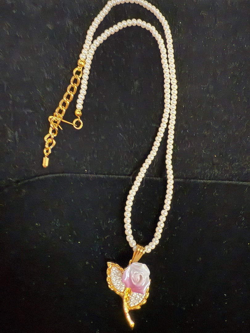 Vtg Avon Pearl Necklace With Flower