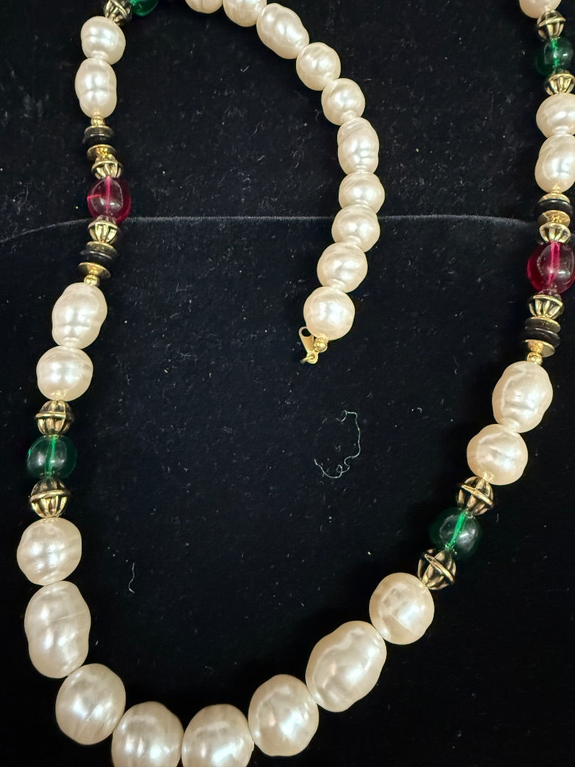 AVON KJL RENAISSANCE 1989 Pearl Necklace