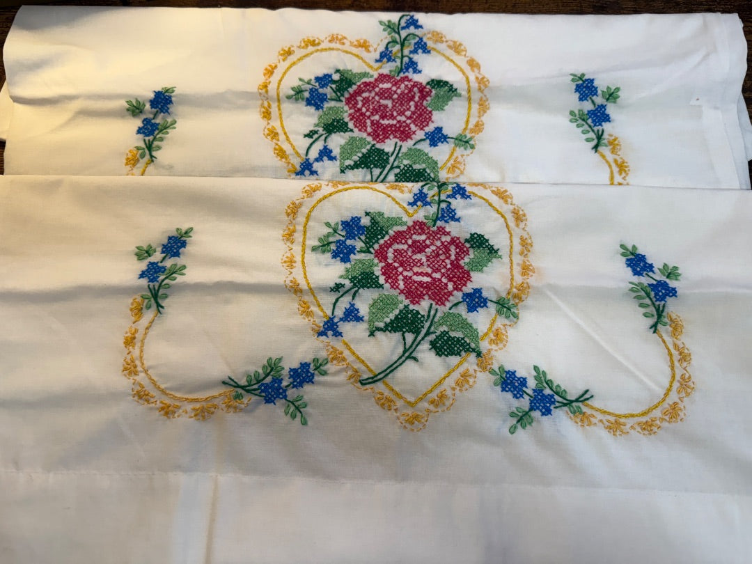 Vtg Embroidered Pillow case Heart