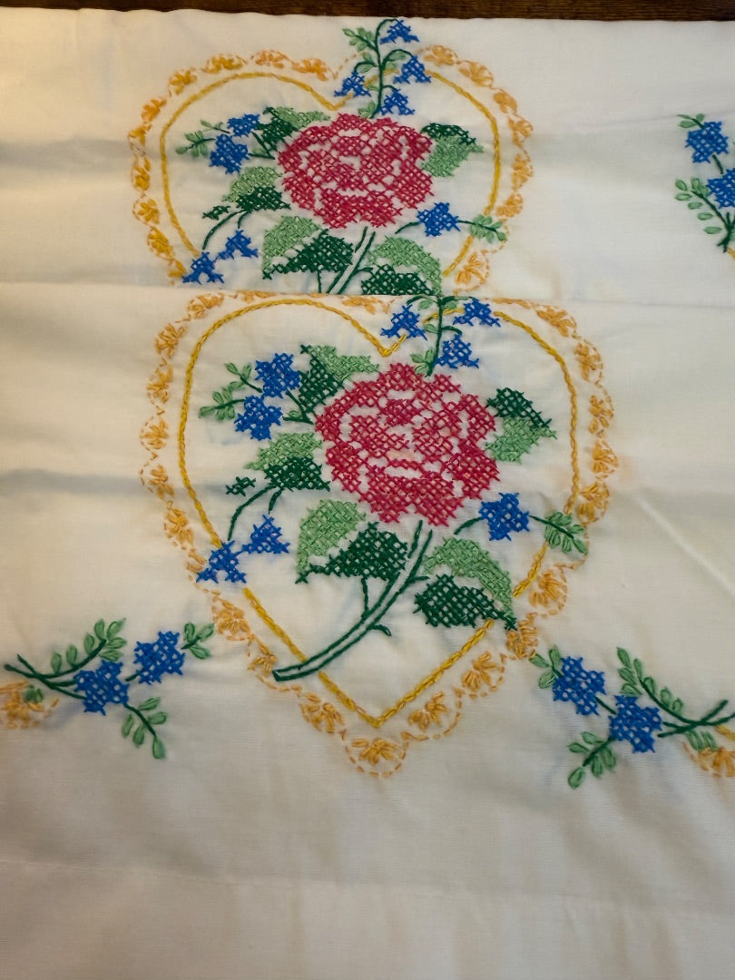 Vtg Embroidered Pillow case Heart