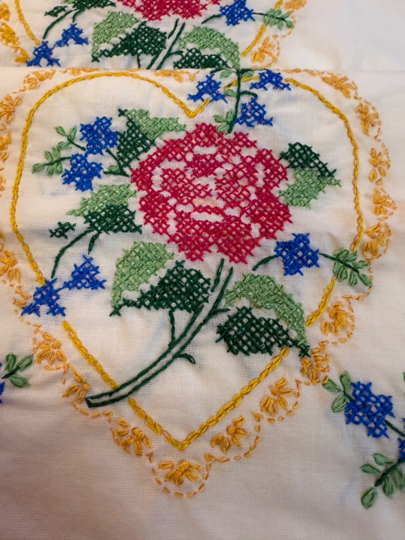 Vtg Embroidered Pillow case Heart