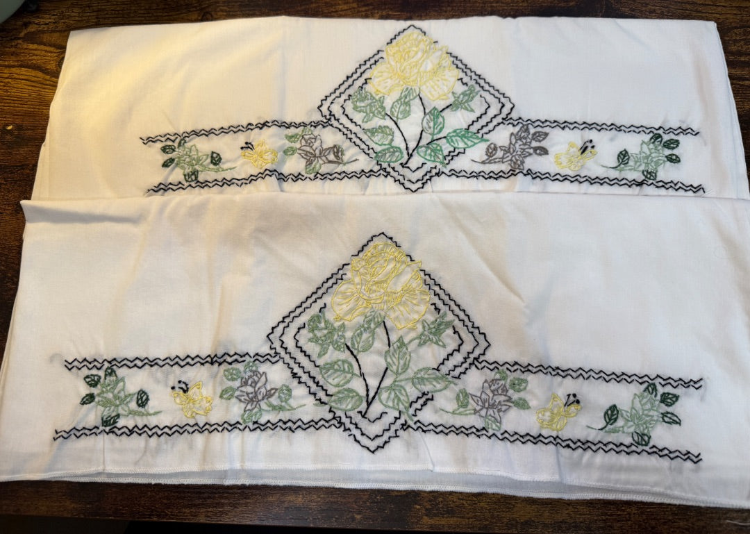 Vtg Embroidered Pillow Cases  Yellow Black