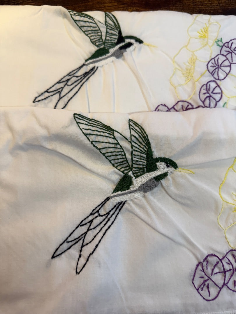 Vtg Embroidered Pillow Cases Hummingbird