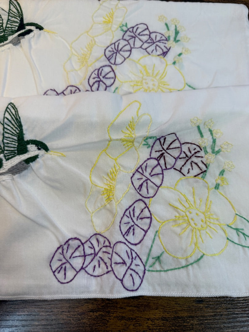 Vtg Embroidered Pillow Cases Hummingbird