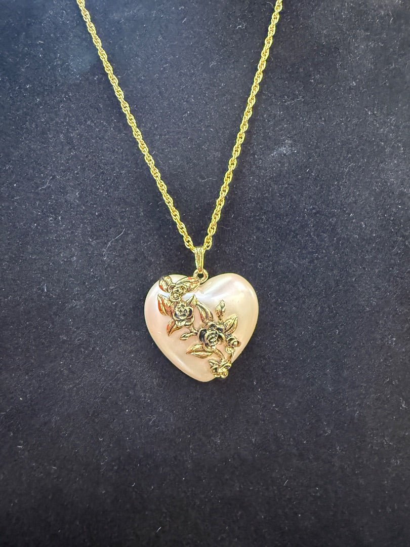 Vtg Avon Gold tone Pearl Heart Flowers