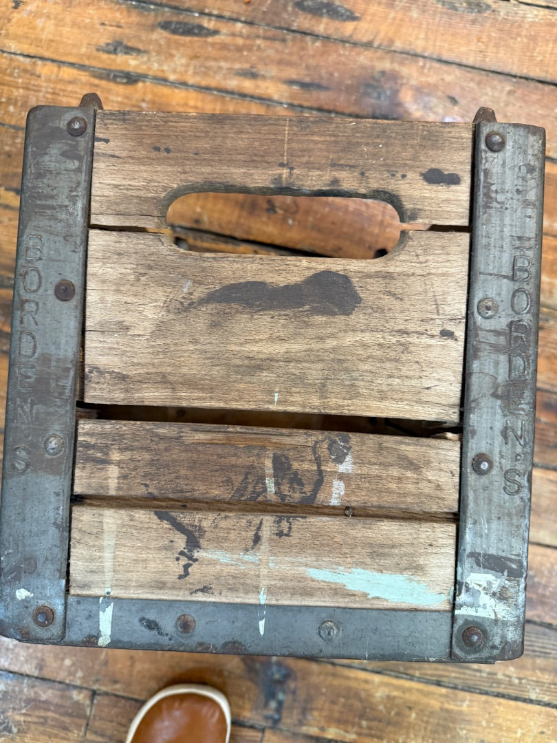 Bordens Wood Crate Dairy