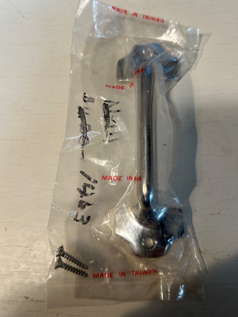 Cabinet or drawer handle