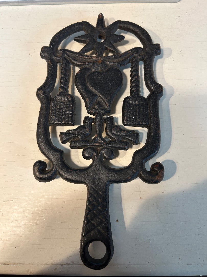 Wilton cast iron Trivet / hot pad