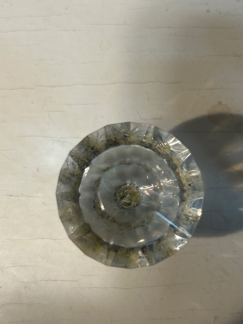 Glass cabinet or drawer knobs