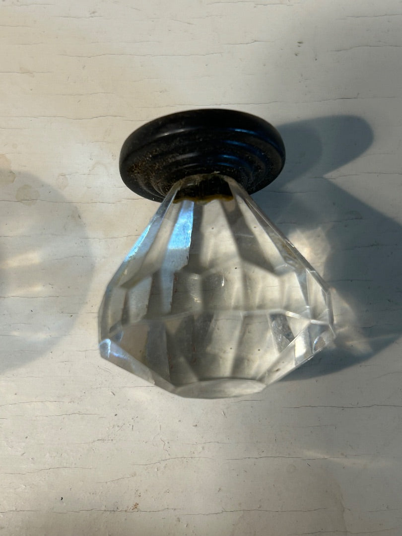 Glass cabinet or drawer knobs
