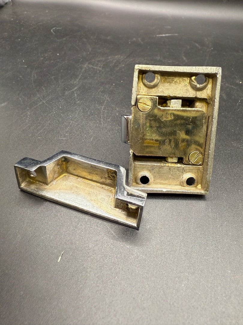 Latch chrome