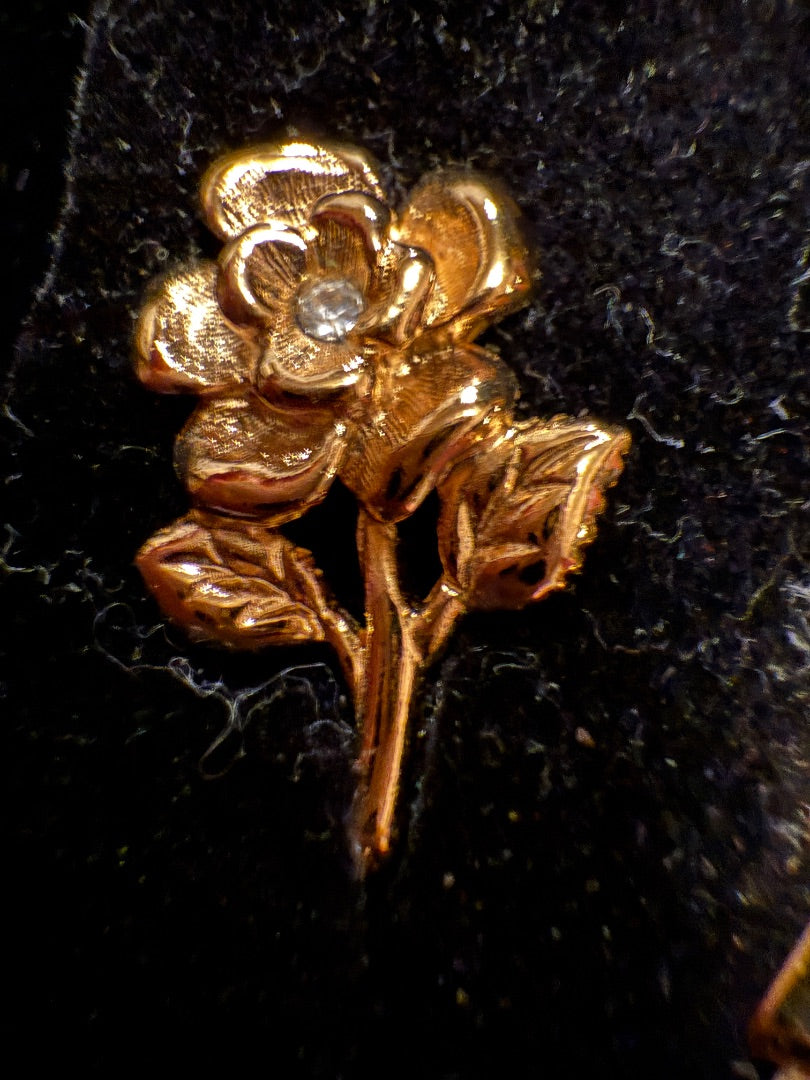 Vintage Avon 3 Pc Christmas Pins Gold Tone