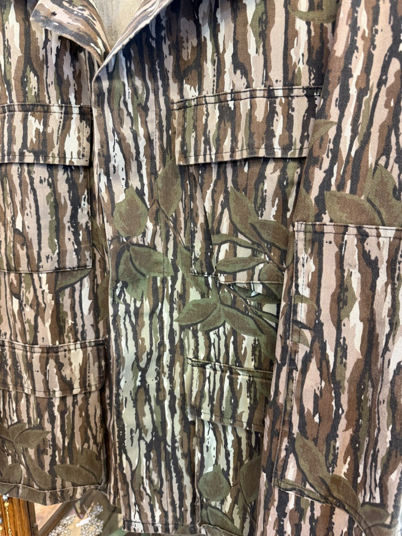 Vintage 90s Cabelas Real Tree Camo Jacket