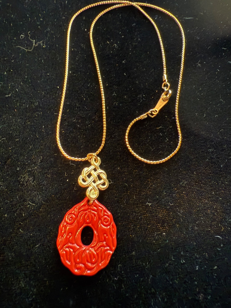 Red Wreath Necklace