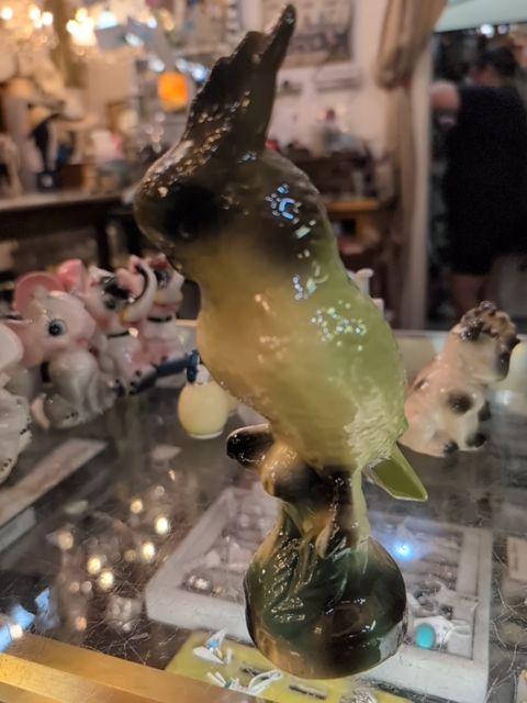 Porcelain parrot