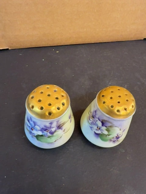 Salt & pepper