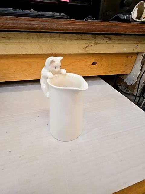 Avon Creamer with Cat